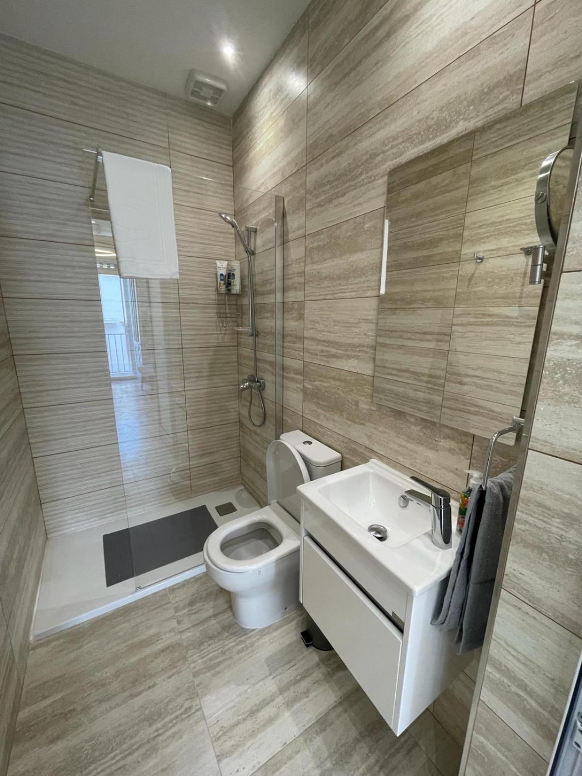 Seafront 3 Bedroom Stylish With Spectacular Seaview *