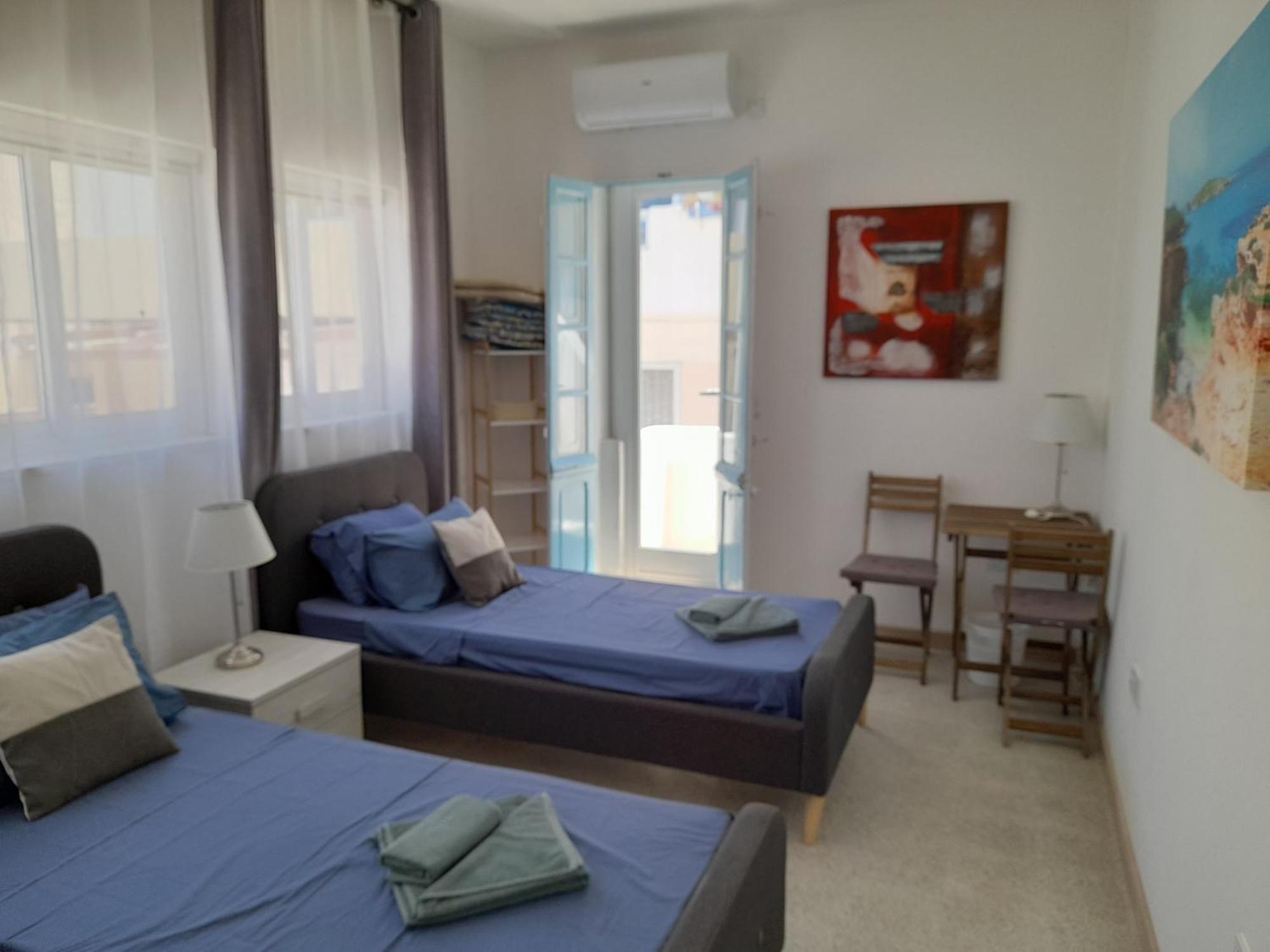 Seafront 3 Bedroom Stylish With Spectacular Seaview Apartment *