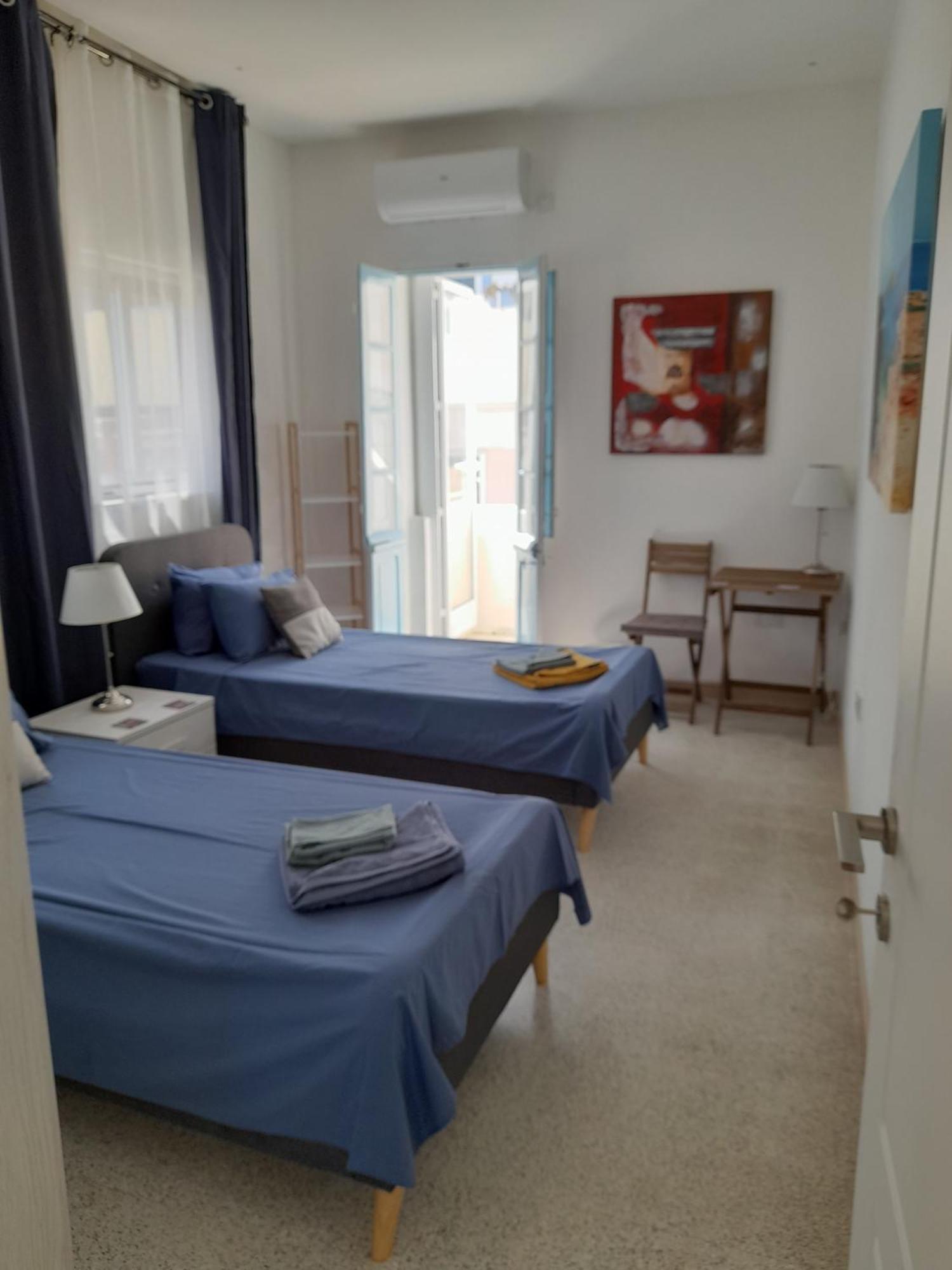 Apartment Seafront 3 Bedroom Stylish With Spectacular Seaview