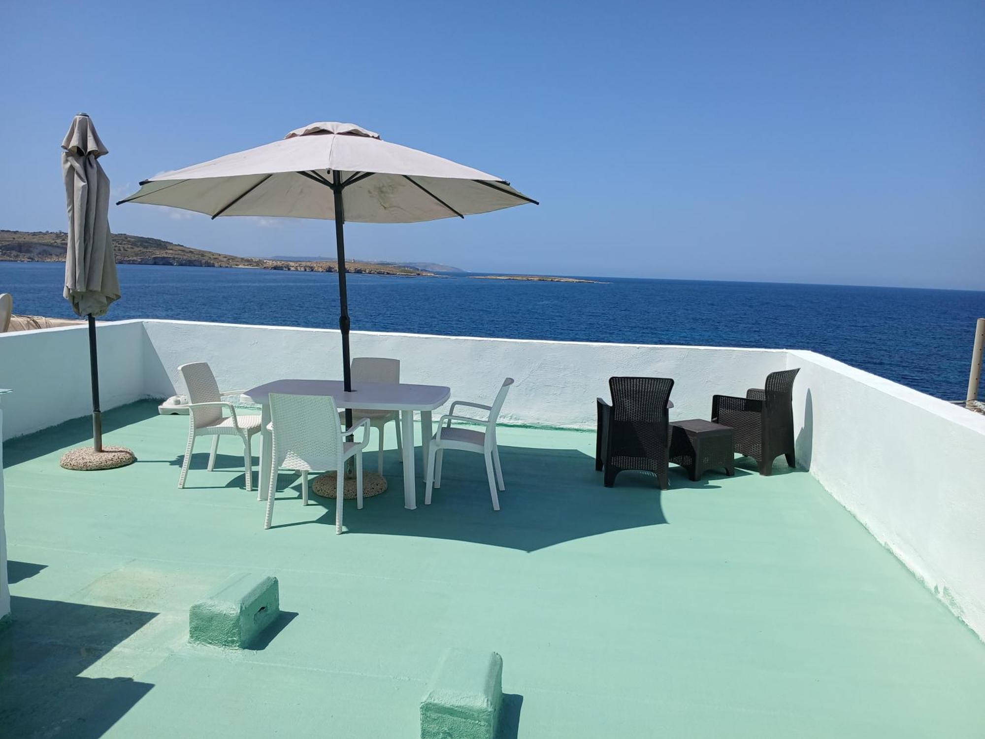 Seafront 3 Bedroom Stylish With Spectacular Seaview Apartment
