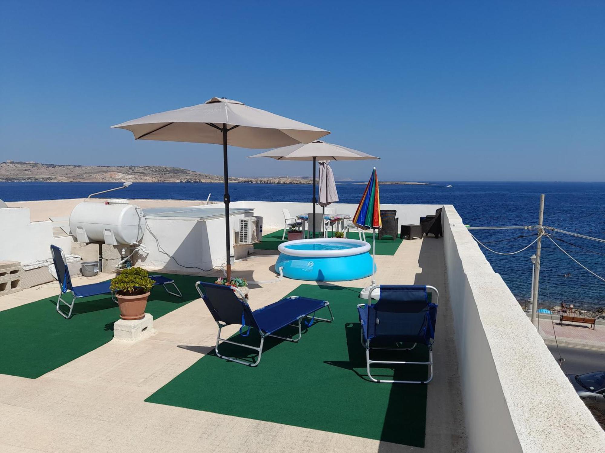 Apartment Seafront 3 Bedroom Stylish With Spectacular Seaview *