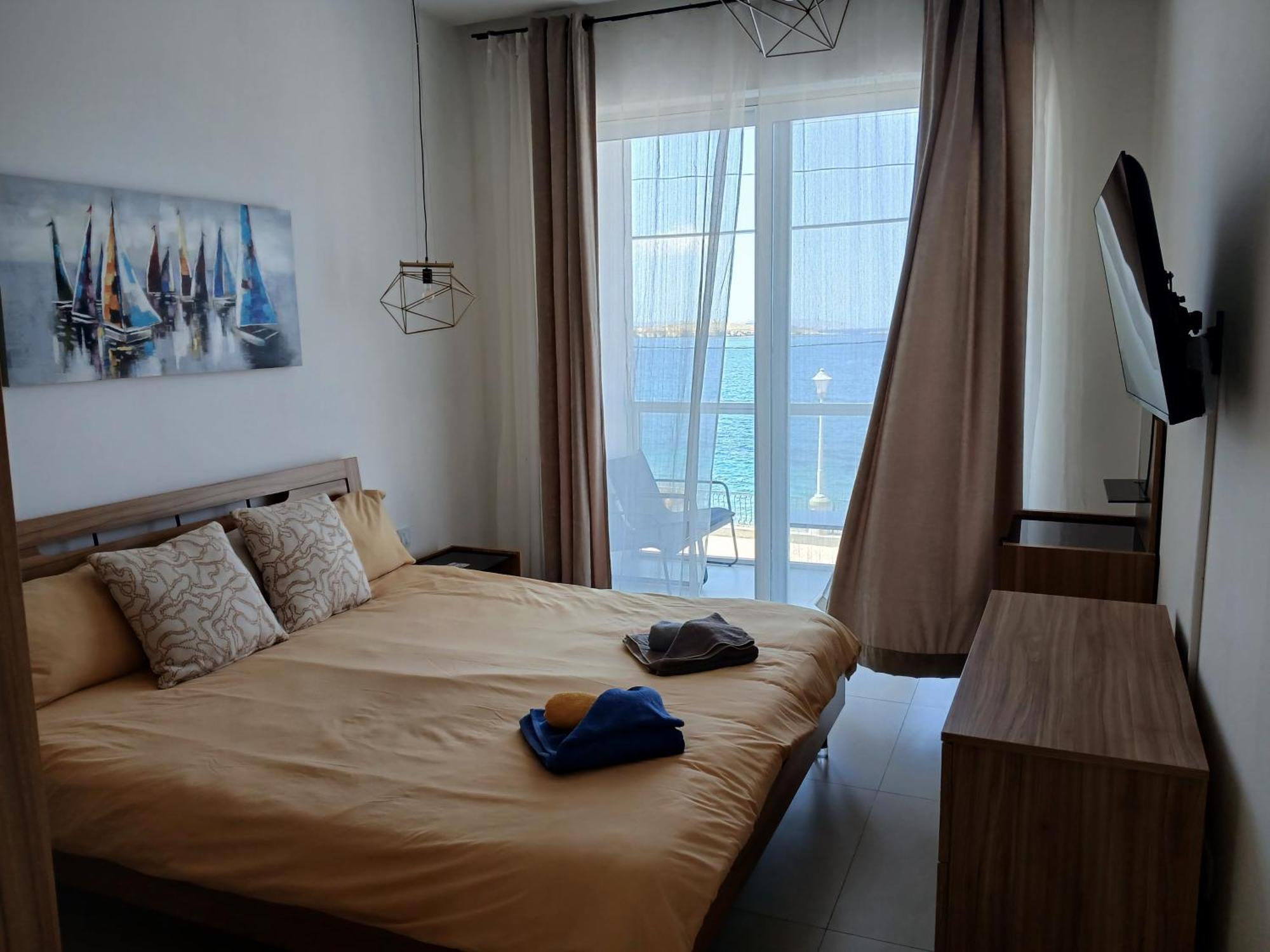 Seafront 3 Bedroom Stylish With Spectacular Seaview Apartment St. Paul's Bay